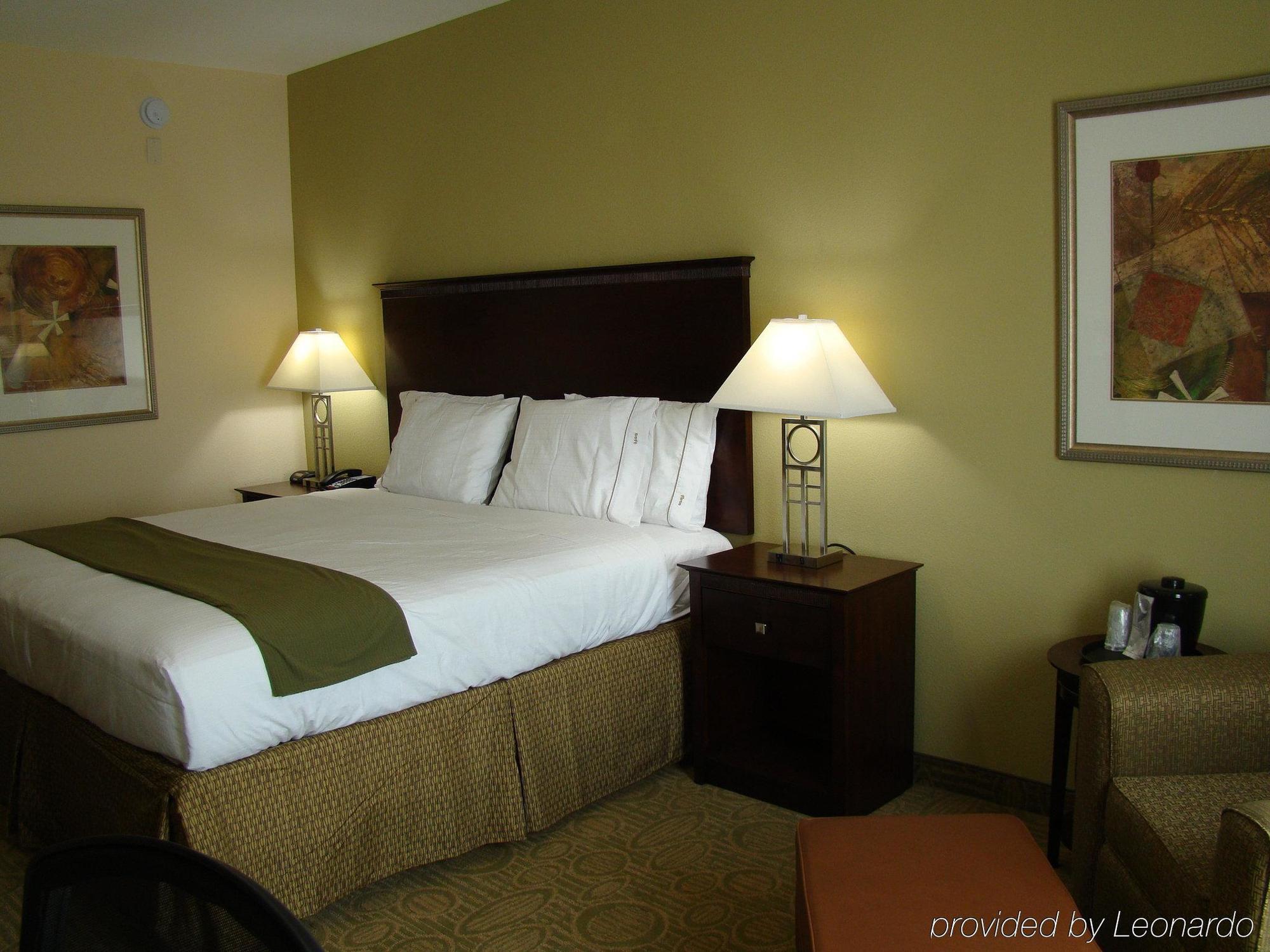 Holiday Inn Express & Suites Brownfield Kamer foto